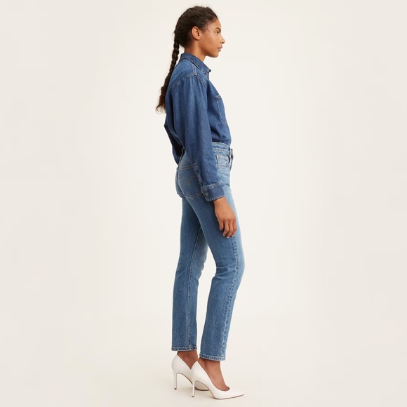 LEVI’s 501 Ankle Jeans Size 26 (L28”), Medium Wash - Picture 2 of 11